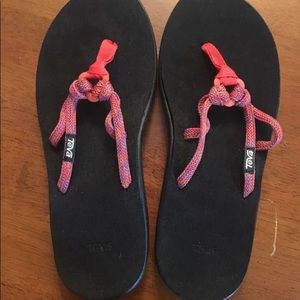 teva voya tri flip